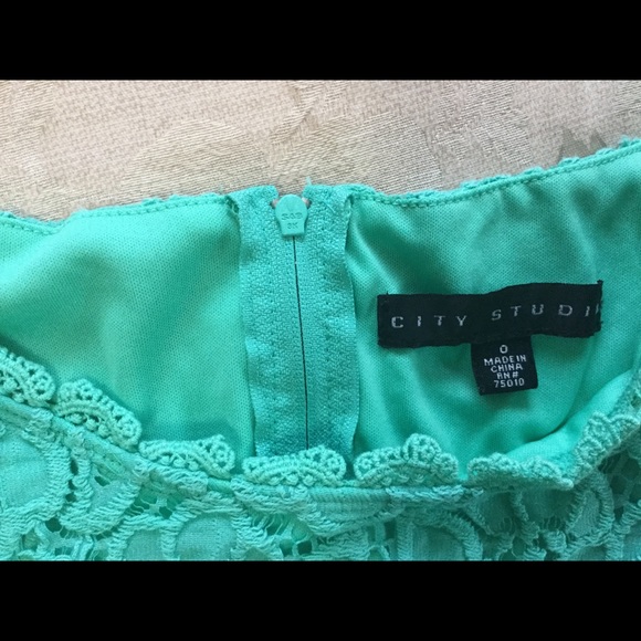 Beautiful Juniors dress size 0. - Picture 5 of 6